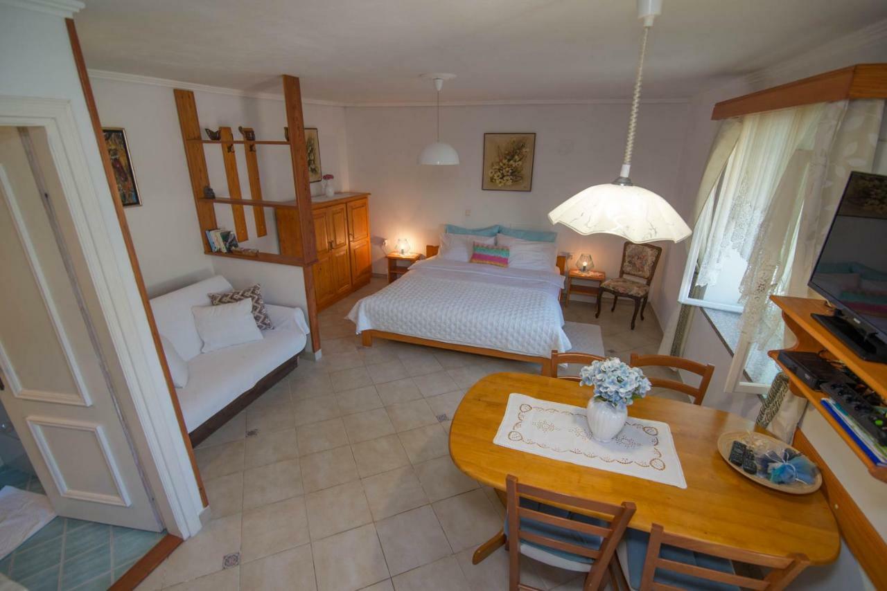 Roberto 2 Apartment Veli Losinj Exterior photo