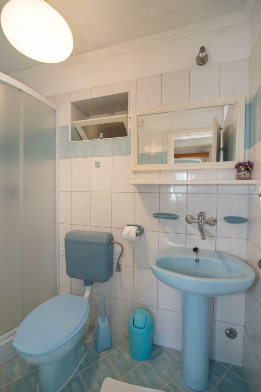 Roberto 2 Apartment Veli Losinj Exterior photo