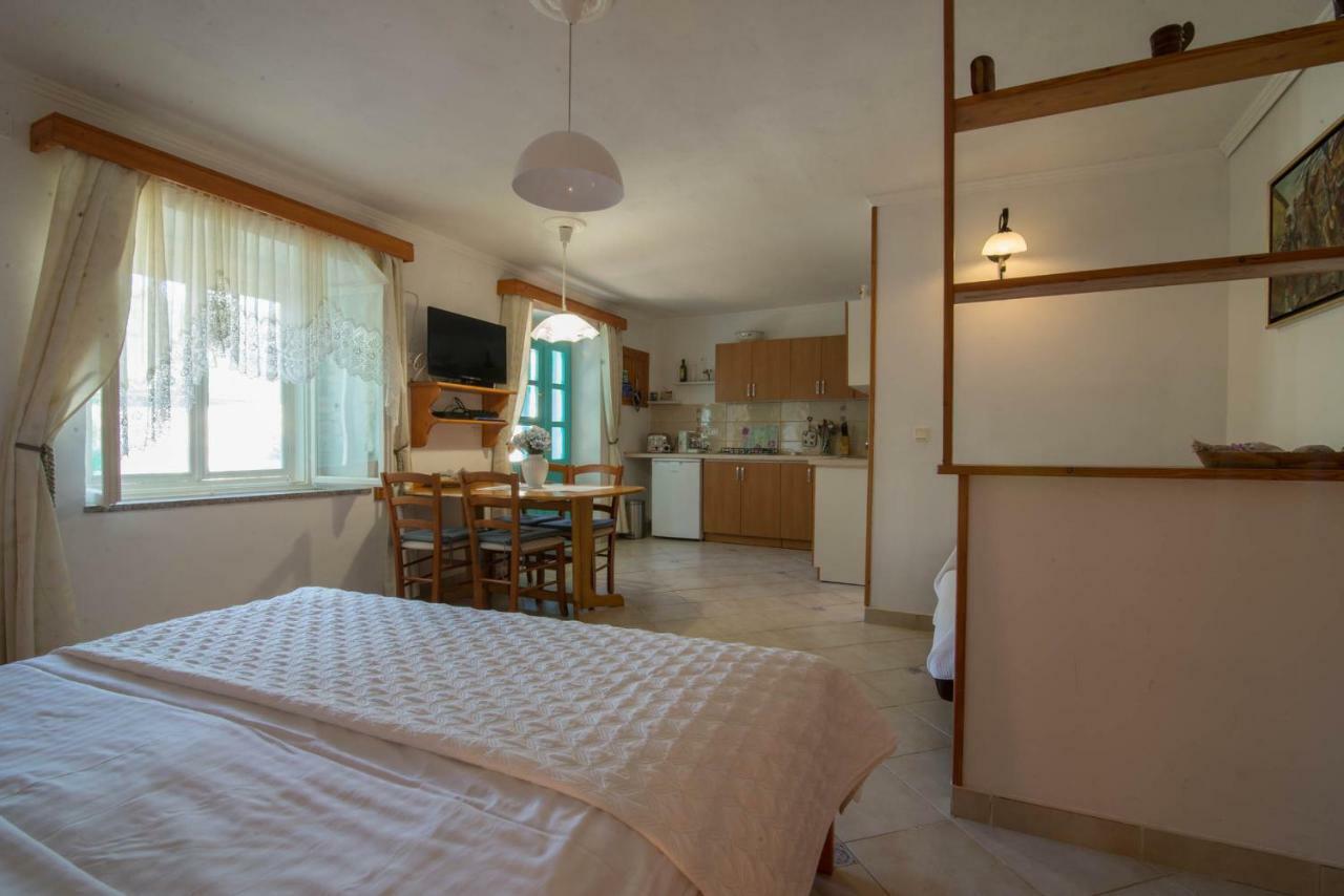 Roberto 2 Apartment Veli Losinj Exterior photo